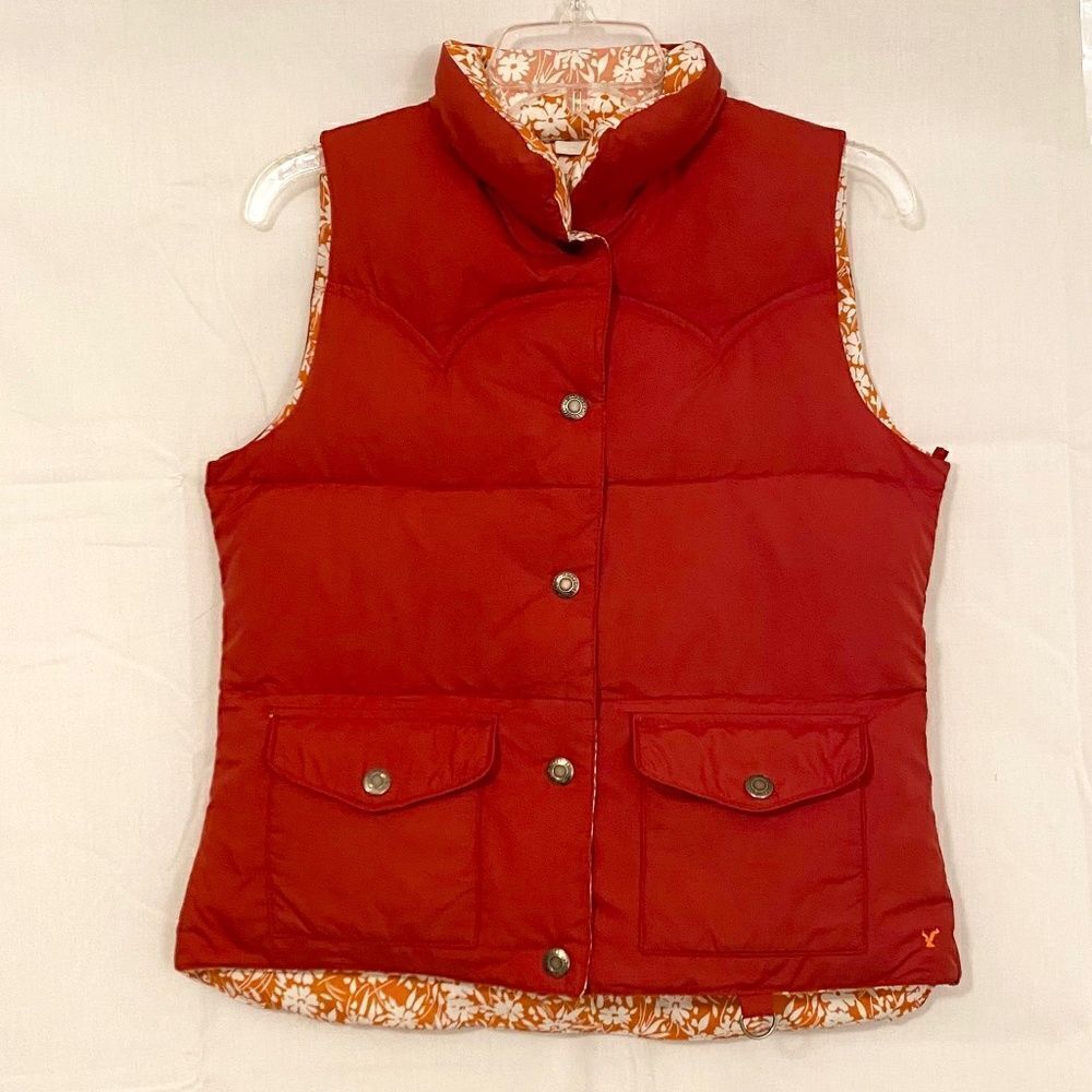 American Eagle reversible puffer vest red, orange, white, flowers. Size S/P